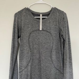 Lululemon Swiftly Relaxed Long-Sleeve Shirt Grey size 4